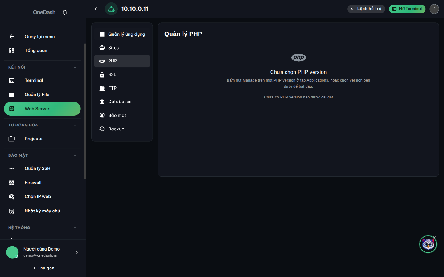 Tab PHP khi chưa chọn version nào: hướng dẫn bấm Manage trên một PHP version ở tab Ứng dụng hoặc chọn version bên dưới để tải đầu