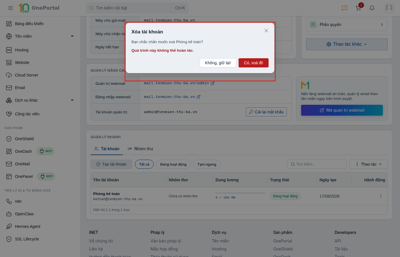 Hộp thoại Xóa tài khoản trên OnePortal, khoanh đỏ hộp thoại với câu hỏi xác nhận, dòng Quá trình này không thể hoàn tác và hai nút Không, giữ lại! cùng Có, xoá đi!