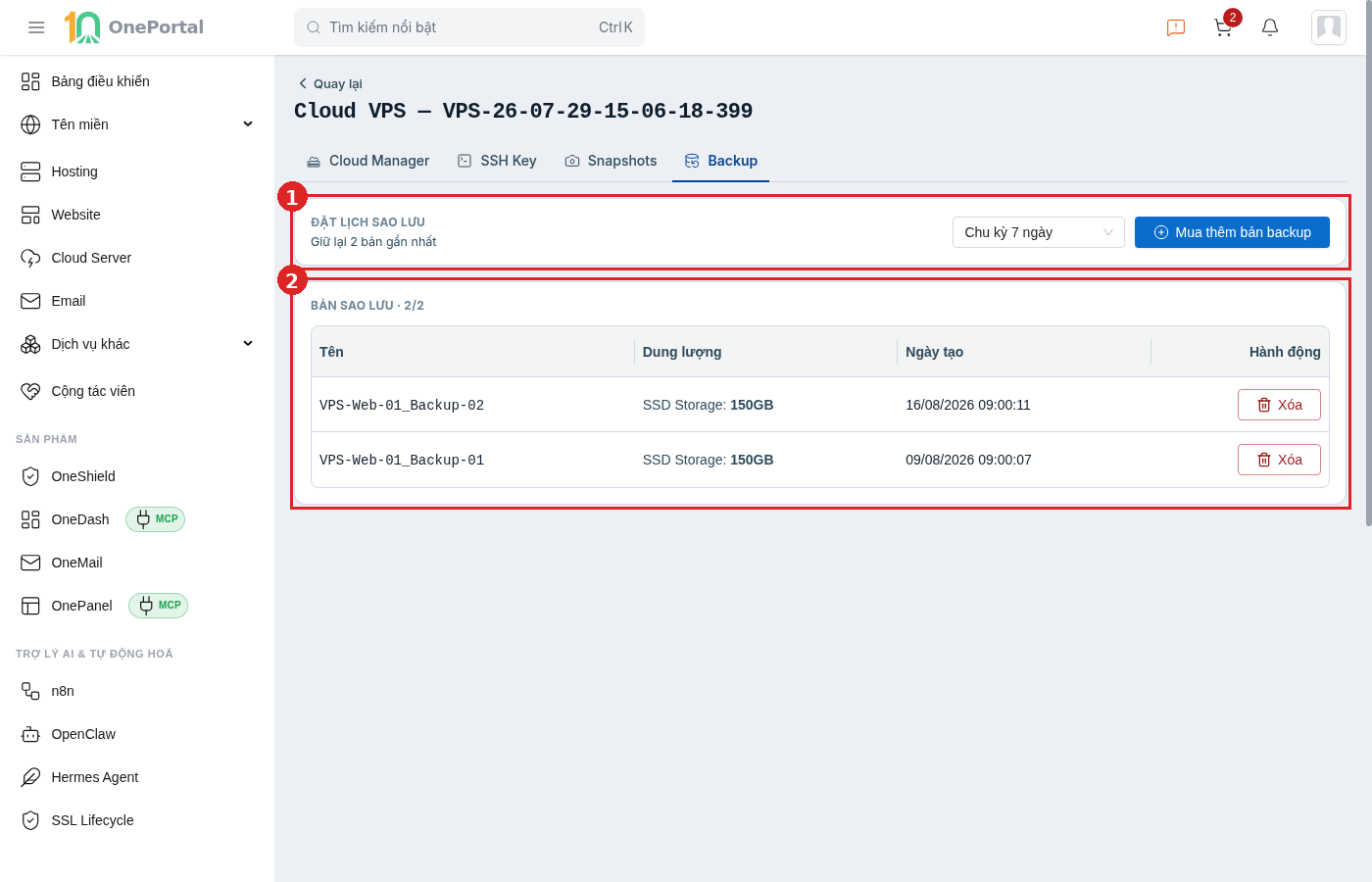 Tab Backup trên trang chi tiết Cloud VPS, khoanh đỏ và đánh số hai vùng: vùng 1 là khối Đặt lịch sao lưu với dòng giữ lại số bản gần nhất, ô chọn chu kỳ và nút Mua thêm bản backup; vùng 2 là bảng Bản sao lưu gồm các cột Tên, Dung lượng, Ngày tạo, Hành động