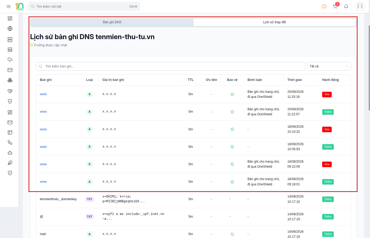 Thẻ Lịch sử thay đổi của trang Bản ghi DNS, khoanh đỏ thẻ cùng ô tìm kiếm và phần đầu bảng với các cột Bản ghi, Loại, Giá trị bản ghi, TTL, Ưu tiên, Bảo vệ, Bình luận, Thời gian và Hành động, cột Hành động có nhãn Thêm và Xóa
