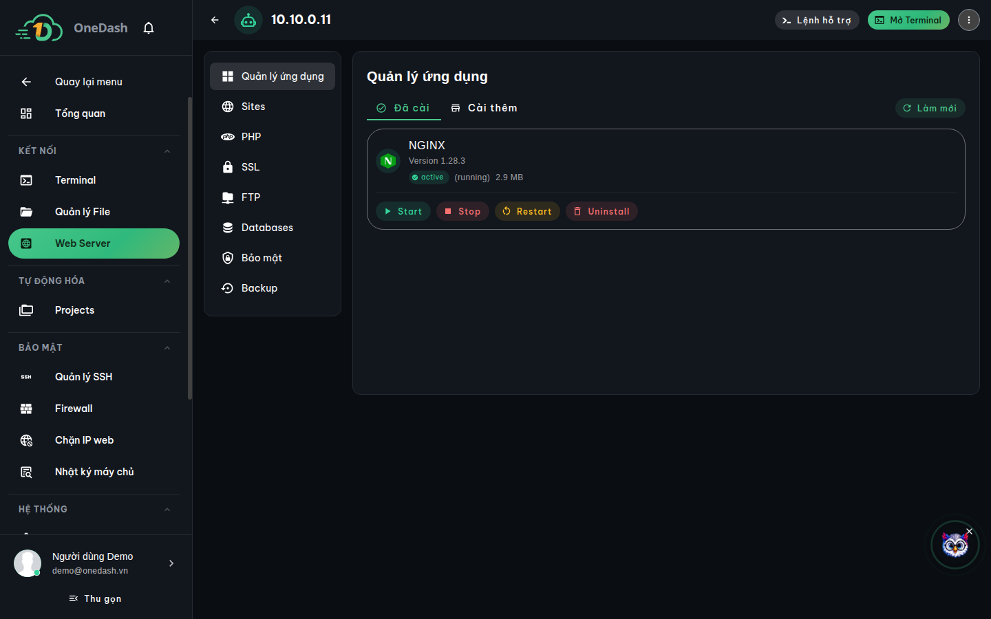 Tab Web Server với menu con Quản lý ứng dụng, Sites, PHP, SSL, FTP, Databases, Bảo mật, Backup