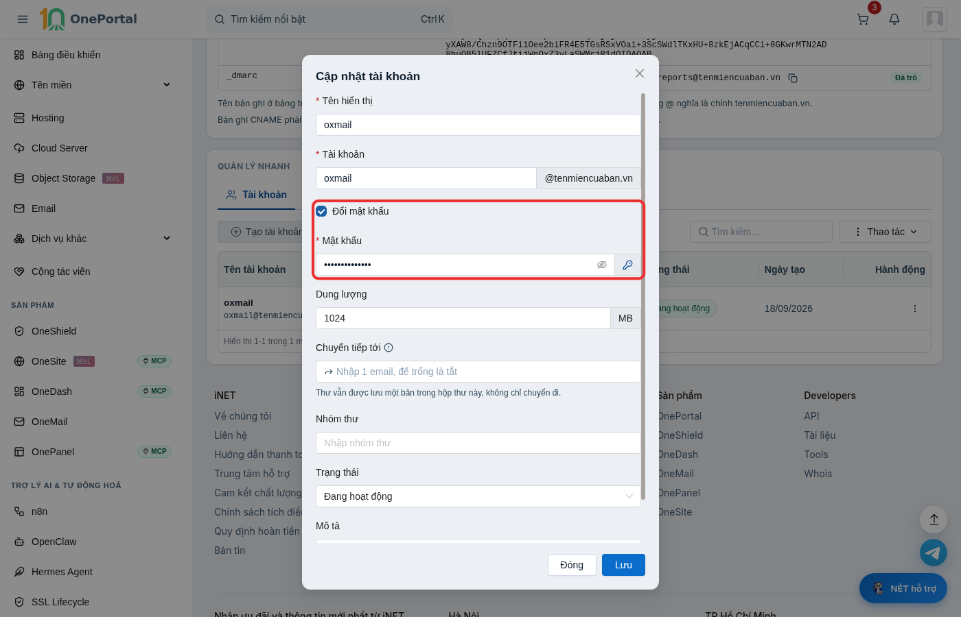 Hộp Cập nhật tài khoản trên OnePortal, khoanh đỏ ô tích Đổi mật khẩu đã được chọn và ô Mật khẩu hiện ra bên dưới, cuối ô có biểu tượng chìa khóa