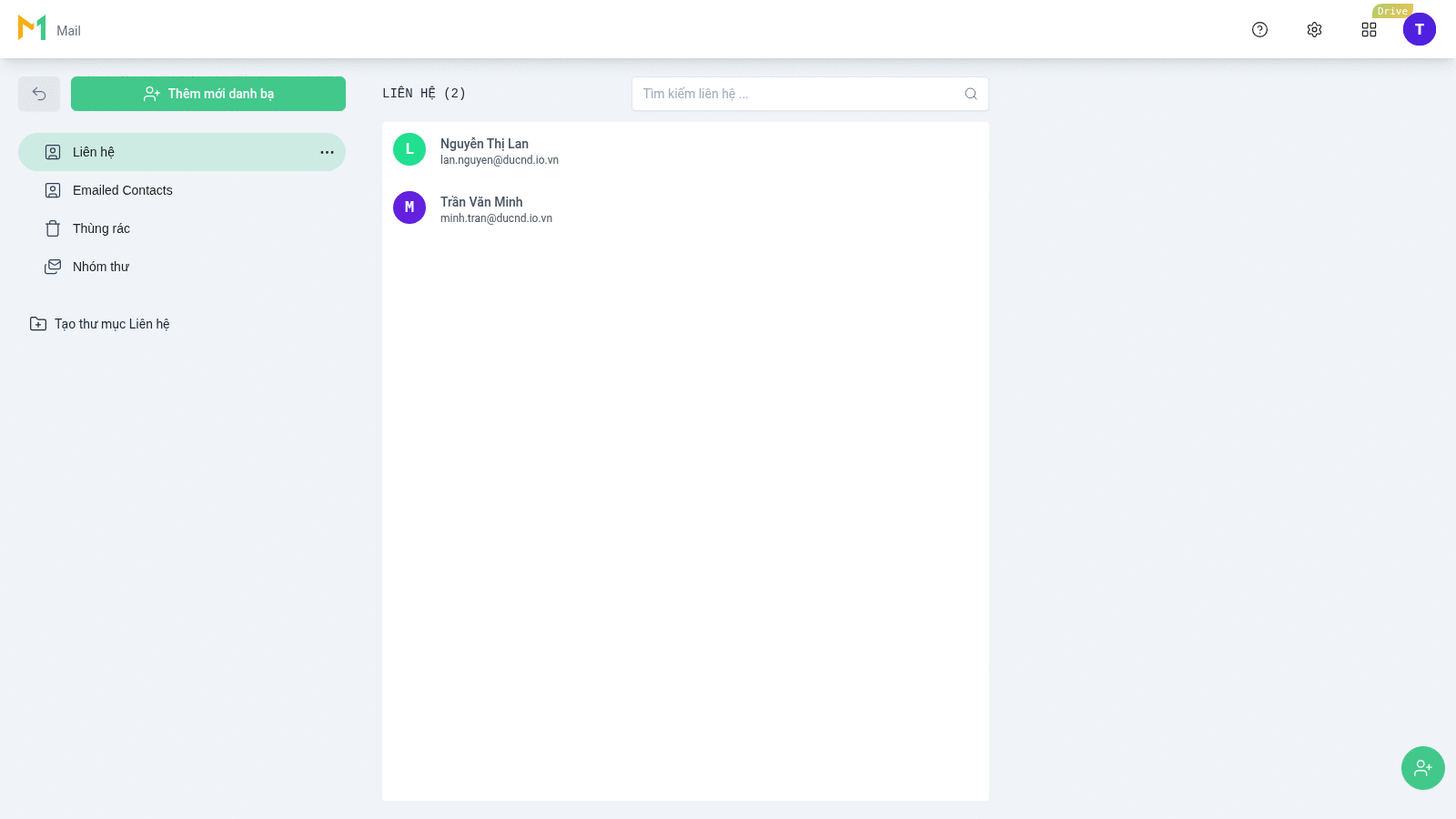 Trang Danh bạ: cột trái có nút Thêm mới danh bạ, các mục Liên hệ (đang chọn), Emailed Contacts, Thùng rác, Nhóm thư và nút Tạo thư mục Liên hệ; vùng phải hiển thị LIÊN HỆ (2) với ô Tìm kiếm liên hệ và hai liên hệ Nguyễn Thị Lan, Trần Văn Minh kèm địa chỉ thư