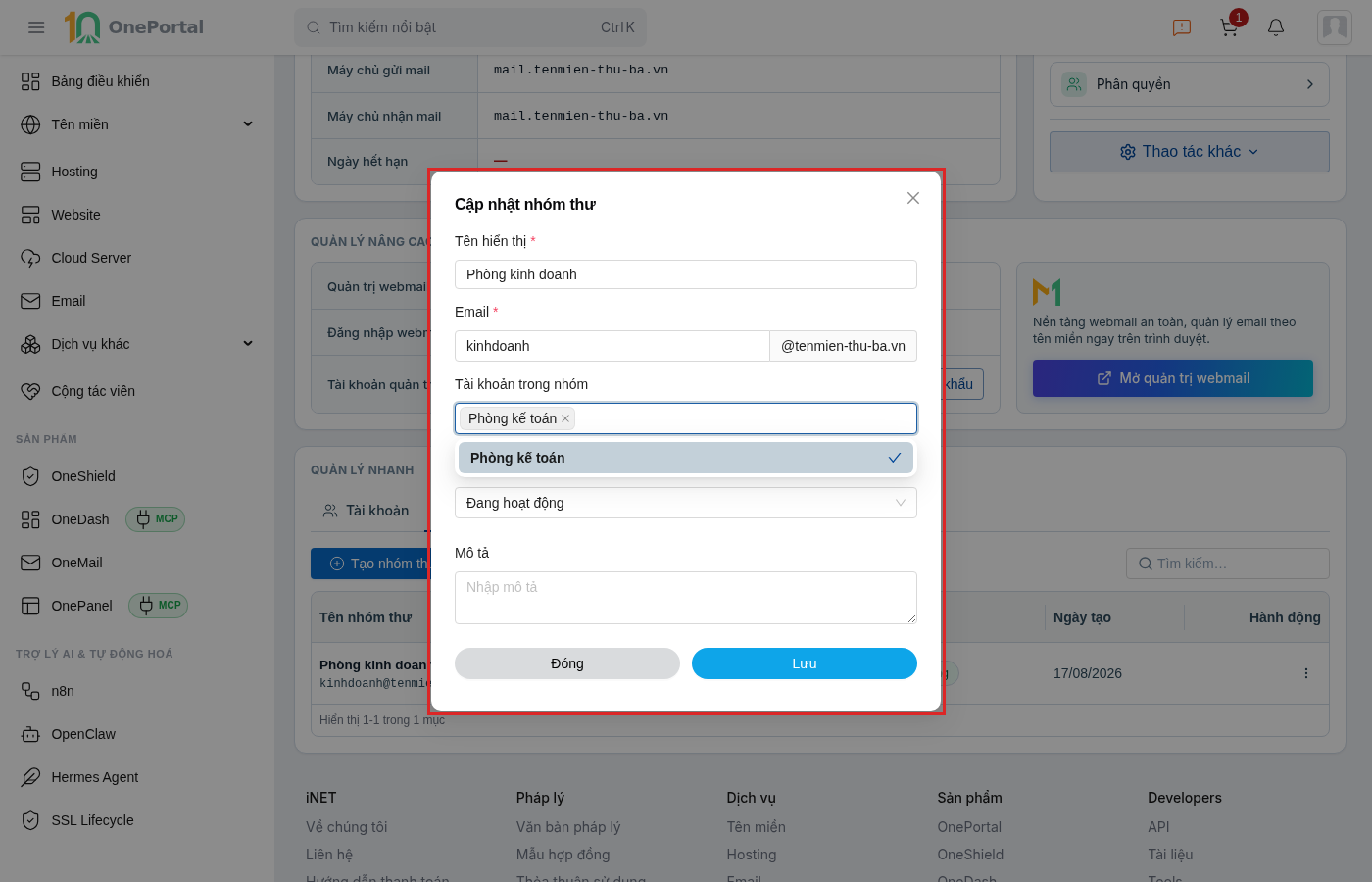 Hộp thoại Cập nhật nhóm thư trên OnePortal, khoanh đỏ hộp thoại với ô Tài khoản trong nhóm đang mở danh sách hộp thư để chọn thành viên