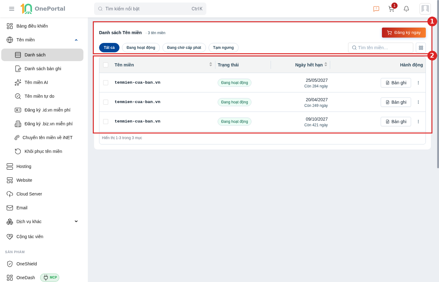 Trang Danh sách tên miền trên OnePortal, khoanh đỏ và đánh số hai vùng: vùng 1 là phần trên gồm hàng tiêu đề và hàng bộ lọc, vùng 2 là bảng tên miền