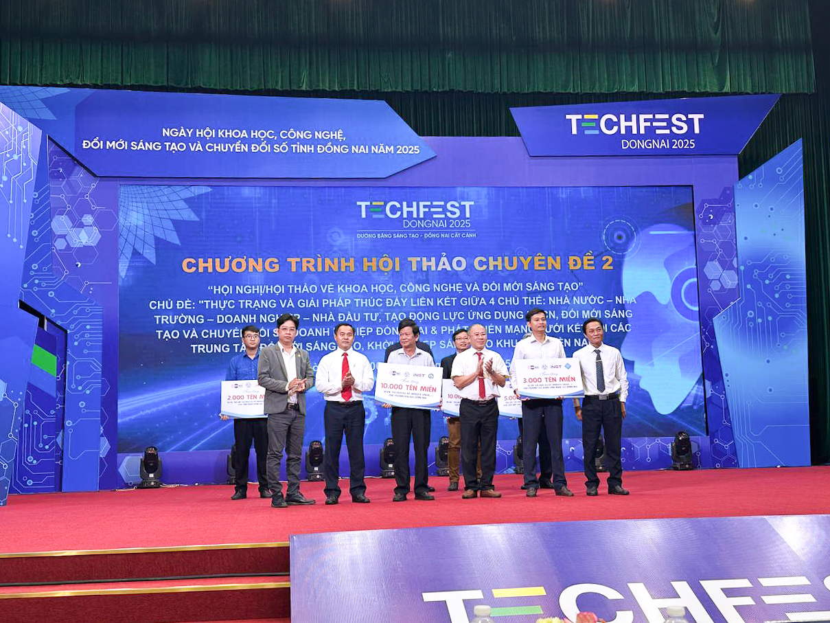 Đại Diện Trung Tâm Internet Việt Nam (VNNIC) và Sở Khoa Học & Công Nghệ Đồng Nai cùng iNET trao tặng 13.000 tên miền ID.VN và dịch vụ số (website, email…)